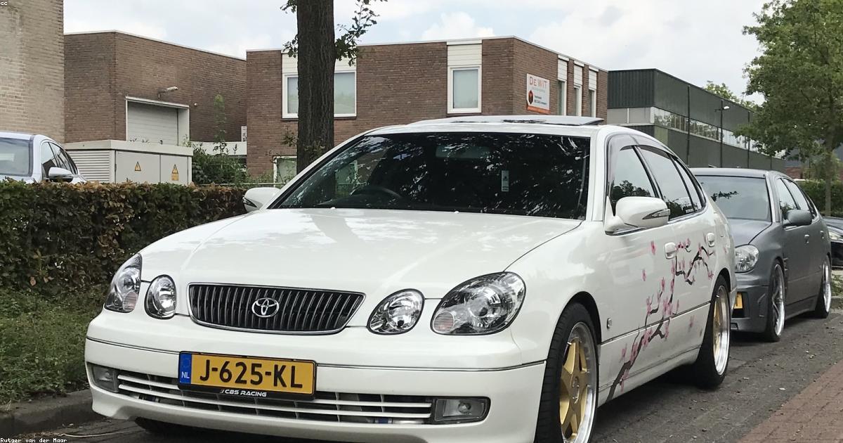 Toyota Aristo V300 interior