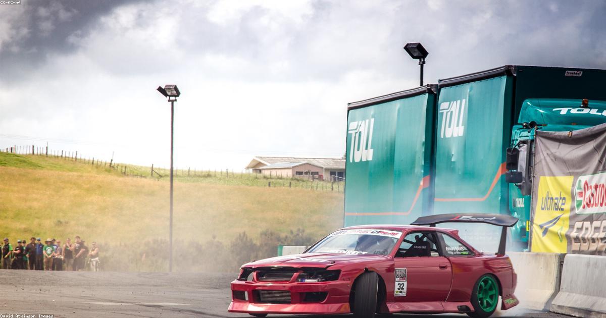 nissan laurel jdm - nissan laurel c35